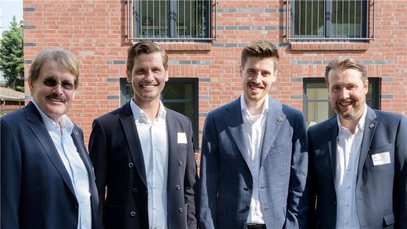 Wechsel an der Spitze: Andreas Viebrock ist nicht mehr im Aufsichtsrat Andreas Viebrock mit seinen Söhnen Jan, Lars und Dirk (von links).