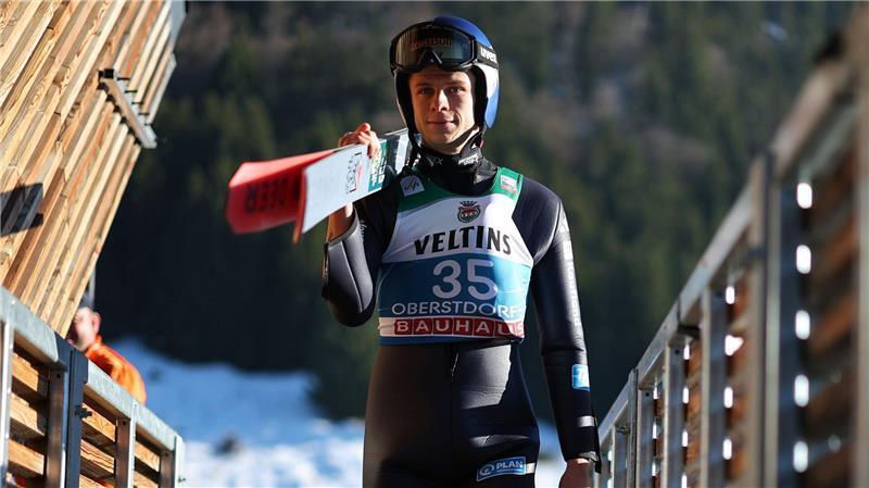 Jubel über Podest: Hoffmann profitiert von Disqualifikation Andreas Wellinger erlebte einen gebrauchten Tag.