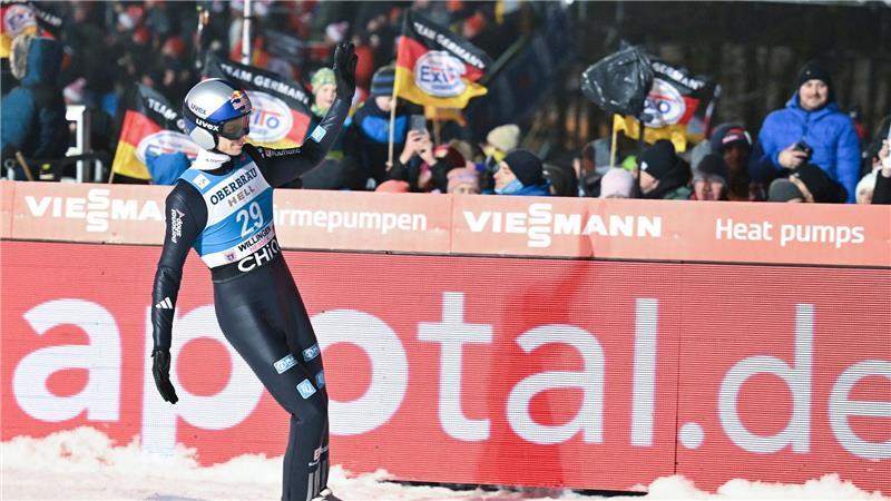 Andreas Wellinger zeigte in Willingen stark ansteigende Form.