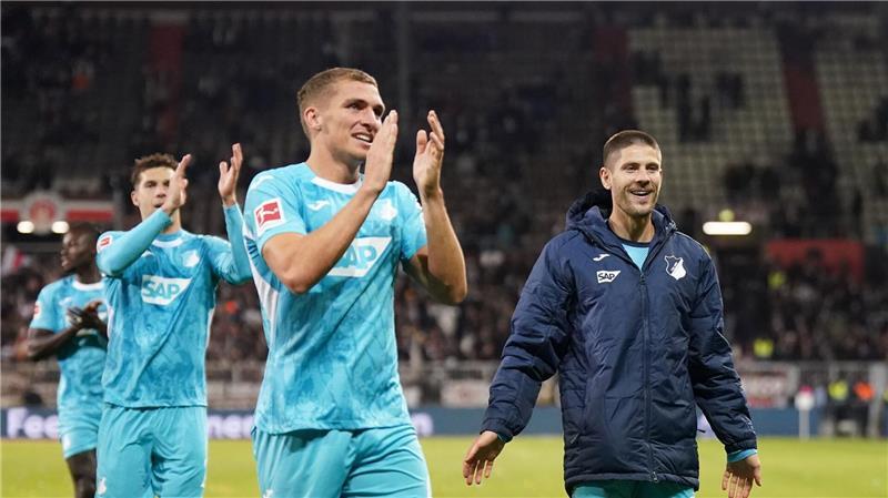 Kramaric: „Es ist an der Zeit, zu Hause zu gewinnen“ Andrej Kramaric (r) war der stärkste Hoffenheimer beim Auswärtssieg in Hamburg.