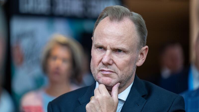 Andy Grote (SPD), Senator für Inneres und Sport in Hamburg, nimmt an der Frühjahrskonferenz der Innenminister und Innensenatoren teil.