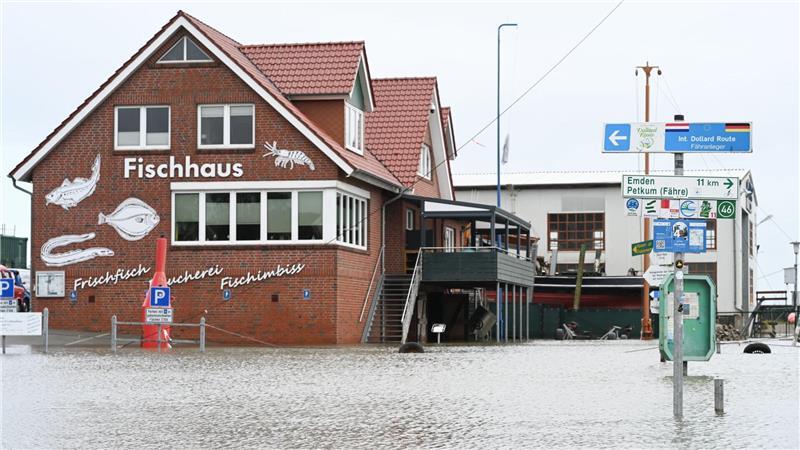 Anfang Oktober sorgte eine Sturmflut etwa in Ditzum für Land unter. (Archivbild)