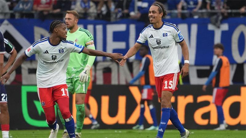 HSV beendet Punktlos-Serie: Ein Sieg gegen Polzin-Zweifler Anführer und Torschütze: HSV-Stürmer Yussuf Poulsen (r).