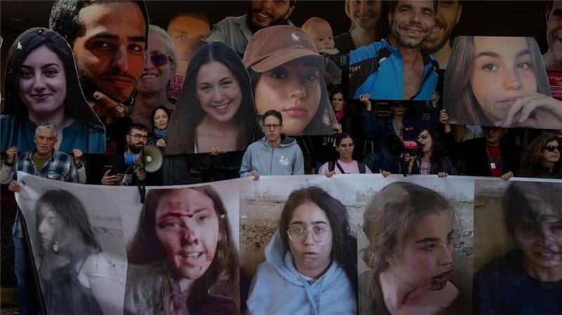 Angehörige der israelischen Geiseln und Unterstützer demonstrieren immer wieder für die Freilassung der Verschleppten. (Archivbild)