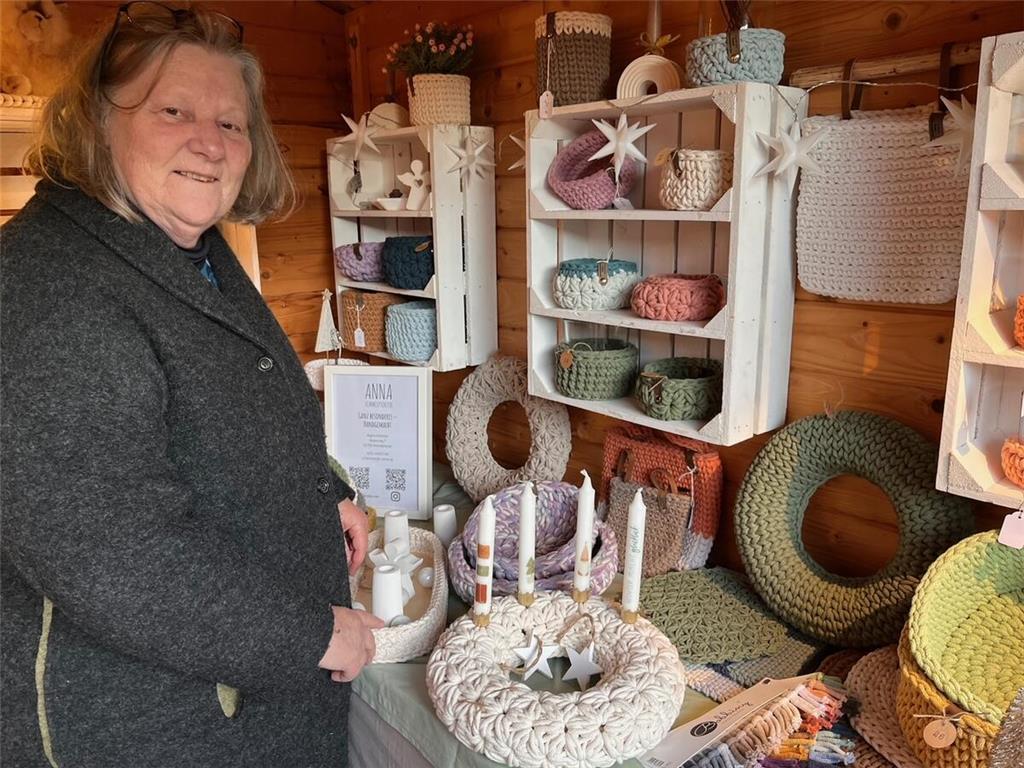 Angela Kleimeier bietet handgemachte Häkelarbeiten unter ihrem Label "Anna Himme...