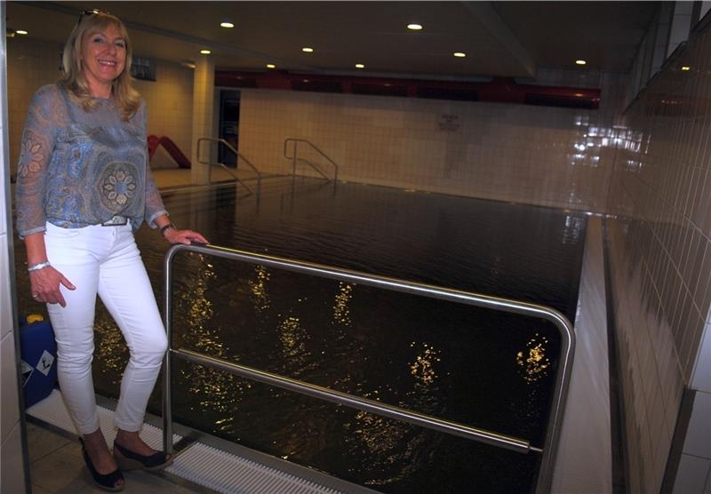Lehrschwimmbecken in der Grundschule Neukloster saniert Angela Werner von der Buxtehuder Bauverwaltung hat die Sanierung des Lehrschwimmbeckens in der Grundschule Neukloster begleitet. Fotos Vasel