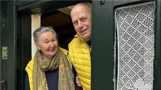 Angelika und Hans-Heinrich Vollmers laden zur letzten Saison in ihr Gartencafé in Himmelpforten.