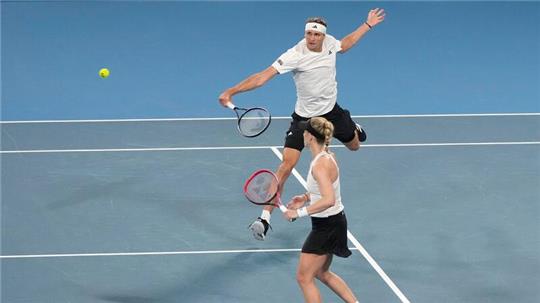 Angelique Kerber und Alexander Zverev gewannen das Doppel gegen Italien.