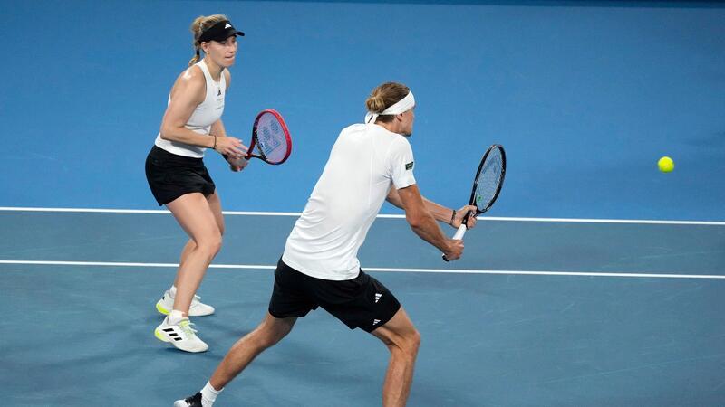 Tennis-Duo Kerber/Zverev verliert gegen Frankreich Angelique Kerber und Alexander Zverev verloren knapp das entscheidende Doppel.