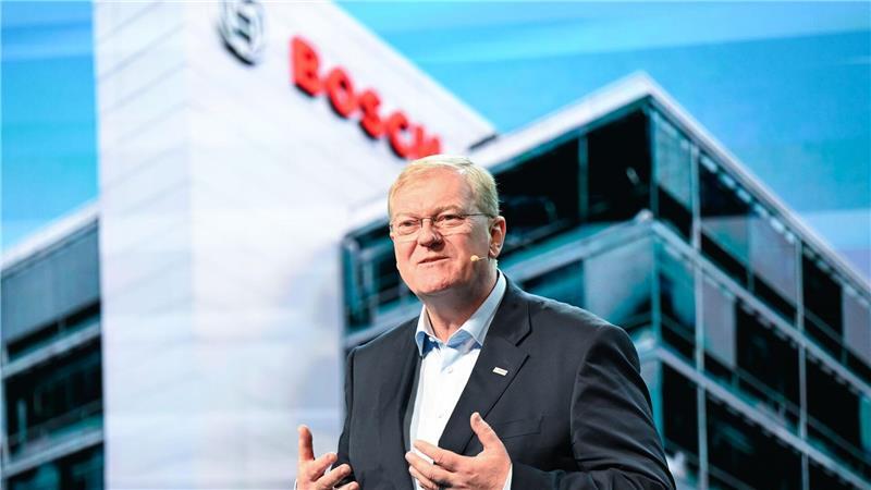 Sparprogramm: Bosch kürzt Arbeitszeit von 600 Beschäftigten Angesichts des Wandels in der Autoindustrie rechnete Bosch-Chef Hartung zuletzt mit weiteren Sparprogrammen. (Archivbild)