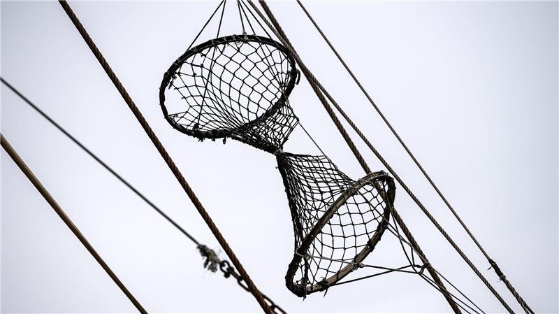 Angesichts schrumpfender Fanggebiete stehen die Fischer an der Nordseeküste vor einer ungewissen Zukunft. (Archivbild)