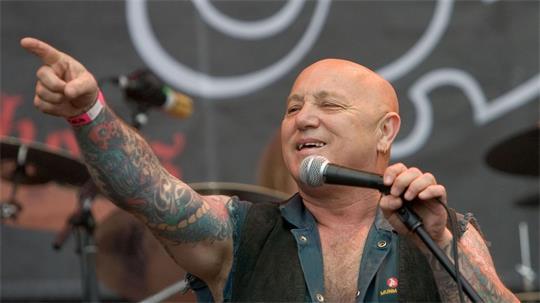 Angry Anderson von der Band Rose Tattoo war eine australische Rock-Ikone. (Archivbild)