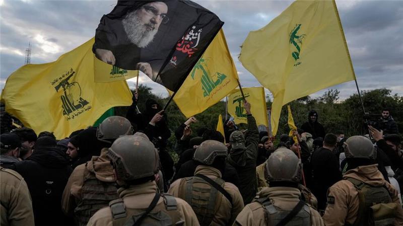 Israel: Hamas feuert trotz Abkommen Rakete - Toter in Gaza Anhänger der Hisbollah protestieren laut Medien gegen die Streichung eines Fluges aus dem Iran. (Archivbild)