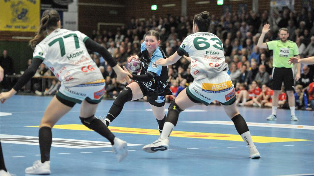 Anika Hampel auf dem Weg zum Tor. 