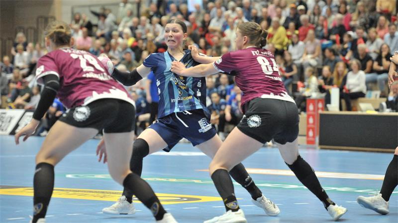 Erster Sieg: BSV bezwingt Aufsteiger HC Leipzig - „Nicht alles perfekt“ Anika Hampel glänzte in der Anfangsphase als Vorlagengeberin.