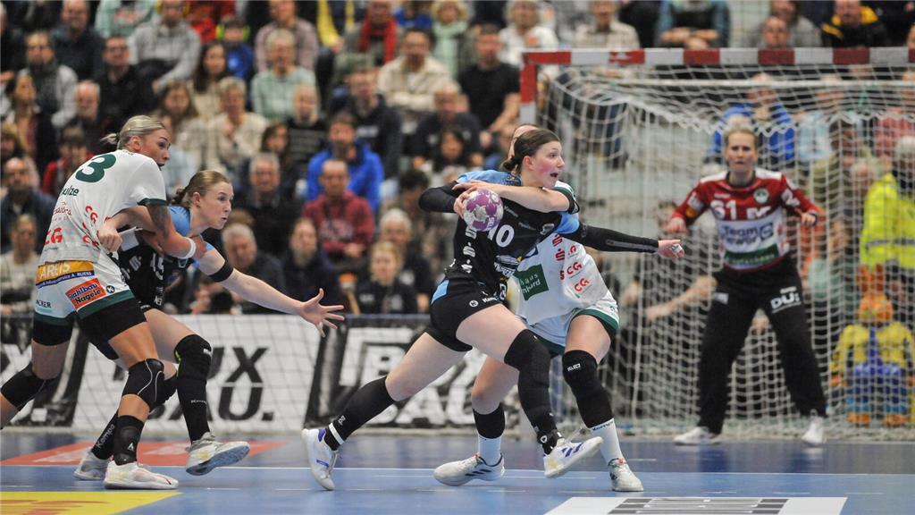 Anika Hampel setzt sich resolut durch. 