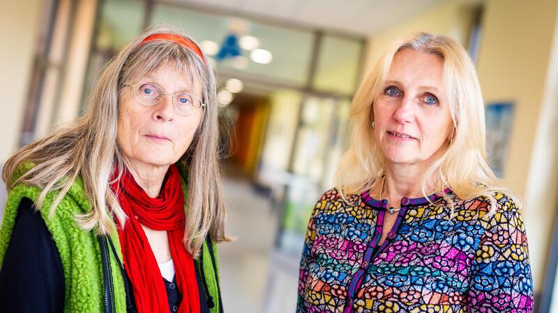 Anja Röhl (links) und Sabine Schwemm, die als Kind in die Kinderheilanstalt "Waldhaus" Bad Salzdetfurth geschickt wurde.