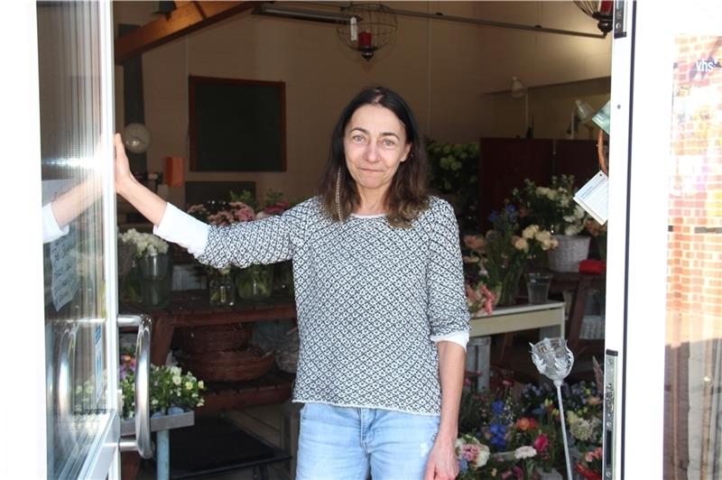 Anja Schulz schließt vorerst ihr Blumenhaus in Oldendorf. Foto: Klempow