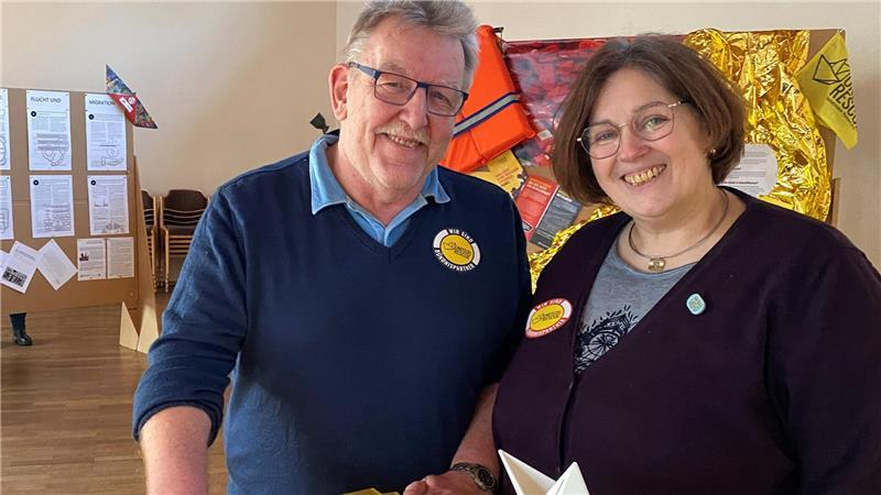 Streit um Bezahlkarte: CDU kritisiert Hilfsaktion für Asylbewerber Anja und Michael Stukenbrock engagieren sich für das Bündnis zur Unterstützung der zivilen Seenotrettung United4Rescue.