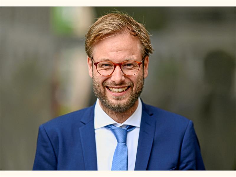 Digitalisierung des Verkehrs: Smarte Buslinie in Rahlstedt vorgestellt Anjes Tjarks (Bündnis 90/Die Grünen), Senator für Verkehr und Mobilitätswende, bei der Übernahme der Verkehrsbehörde. Foto: Heimken/dpa