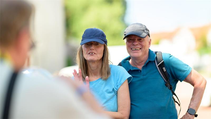 Morden in Leer - Auf den Spuren des „Friesland“-Krimis Anke Daalmann und Kay Kendziorski haben eine lange Bahnfahrt auf sich genommen, um an der Führung teilzunehmen.