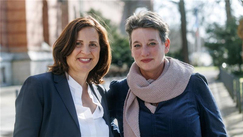 Anke Erdmann (rechts) ist neue Bürgerbeauftragte in Schleswig-Holstein.