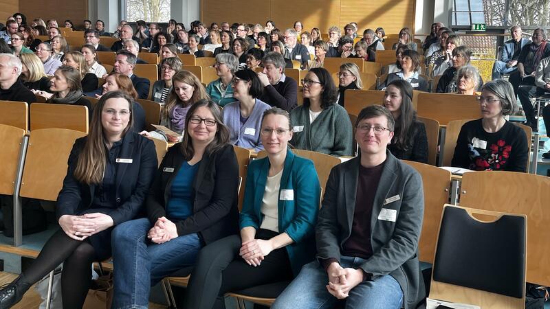 Anke Heydorn, Nele Schmidt, Hanna Münster-Bortig und Felic Brenning vom Bildungsbüro (v.l., hier bei der Bildungskonferenz im März) haben für das Projekt Bildungskommune sieben neue Kollegen bekommen.