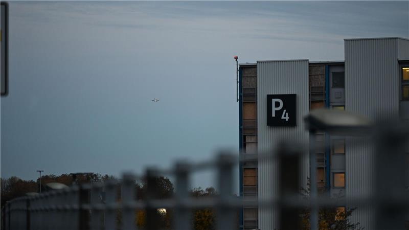 Ankunft am Flughafen Hannover. 