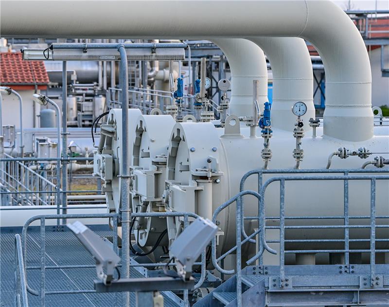 Anlagen der Erdgasverdichterstation Mallnow der Gascade Gastransport GmbH. Die Verdichterstation in Mallnow nahe der deutsch-polnischen Grenze übernimmt vorwiegend russisches Erdgas. Foto: Patrick Pleul/dpa-Zentralbild/ZB