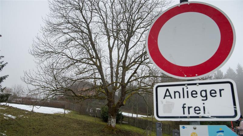 „Anlieger frei“-Schild: 3 Irrtümer im Verkehr – und was wirklich stimmt „Anlieger frei“: Autofahrer, die hier nur durchfahren, riskieren ein Verwarngeld von 50 Euro.