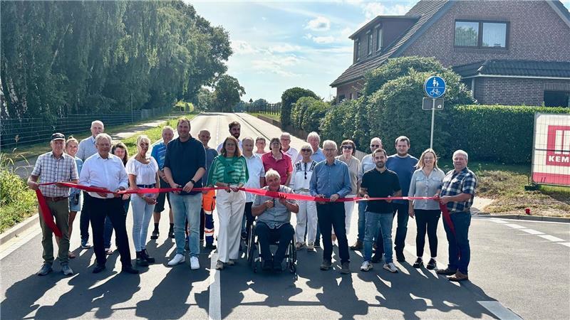 Abschiedsfest für die Bauarbeiter: Ab Freitag ist die Aue-Brücke frei Anlieger und Bürgermeister bedankten sich beim Kemna-Team für den reibungslosen Ablauf.