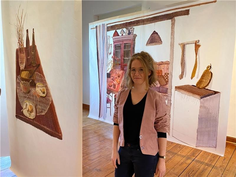 So schmeckt Schweden – Ausstellung und Kuchentafel im Schloss Agathenburg Anna Bart hat für das Schloss eine begehbare Malerei-Installation geschaffen, die die Vergänglichkeit von Lebenssituationen sichtbar macht. Foto: Weselmann