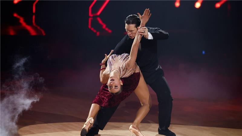 Ross Antony blutet bei „Let’s Dance“ – und macht weiter Anna-Carina Woitschack und Evgeny Vinokurov holten die Maximalpunktzahl.