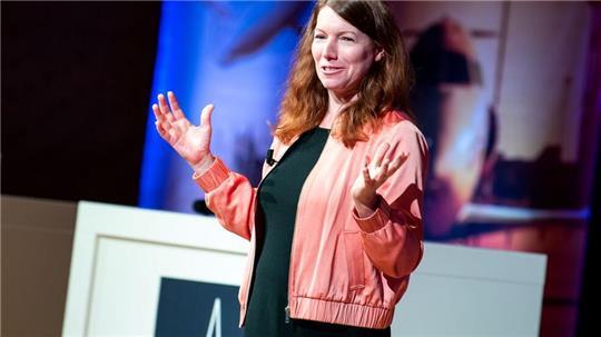 Anna Christmann (Bündnis90/ Die Grünen), Koordinatorin der Bundesregierung für die Deutsche Luft- und Raumfahrt, spricht auf dem Deutschen Luft- und Raumfahrtkongress. 