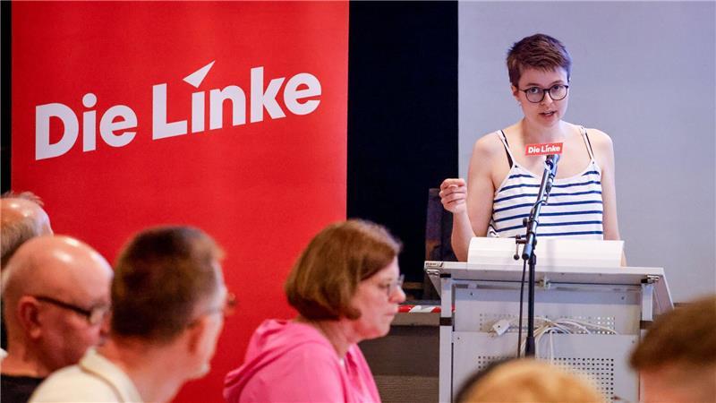 Bremens Linke zur Koalition: „Da muss mehr gehen“ Anna Fischer spricht auf dem Parteitag.