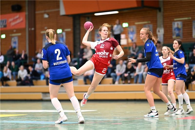 Anna-Lena Brassat gehört in Horneburg zu den besten Werferinnen . Ab Sommer will sie sich in Stade beweisen. Foto: Schlikis