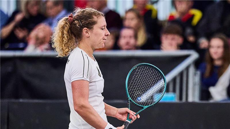 Blamage perfekt: Tennis-Team stürzt in Zweitklassigkeit Anna-Lena Friedsam und das deutsche Tennisteam kämpften gegen Belgien.