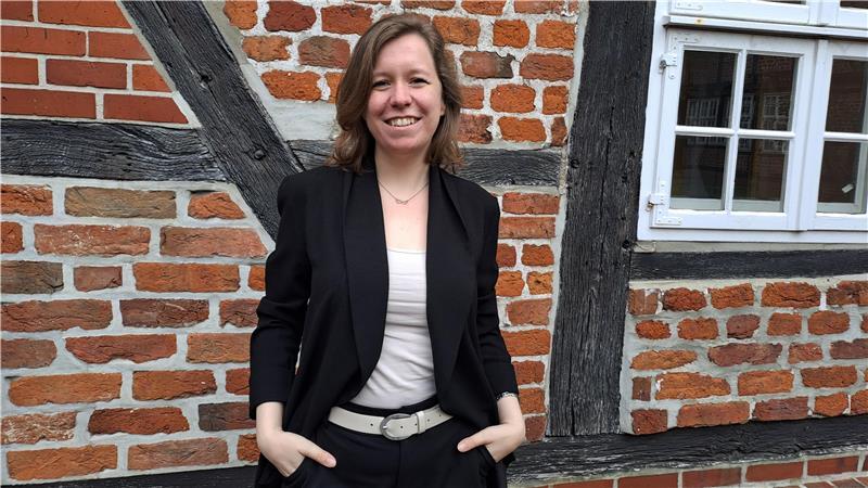 Stades unglücklicher Umgang mit der Nazi-Zeit und dem Kriegsende Anne-Lena Meyer hat ihre Arbeit über die NS-Zeit in Stade fertig. Sie wird am 2. Mai vorgestellt.