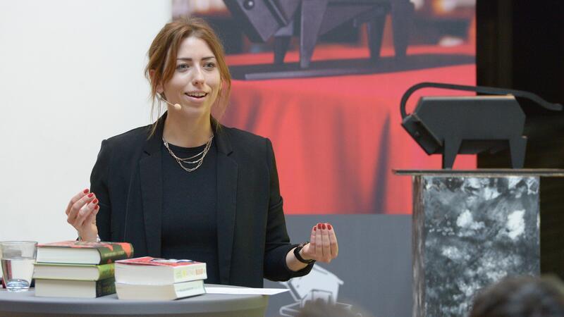 Anne Sauer moderierte zum dritten Mal eine Veranstaltung beim Buxtehuder Bullen.