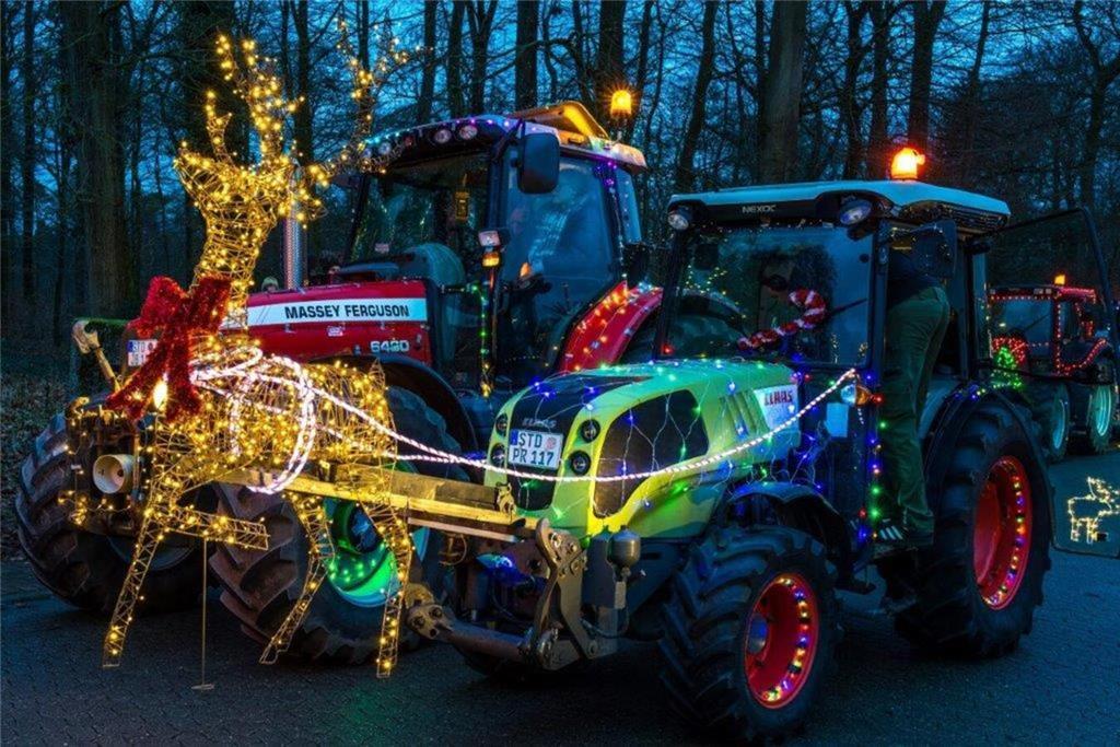 Annegret Schuback hat uns Fotos von der Lichterfahrt geschickt.