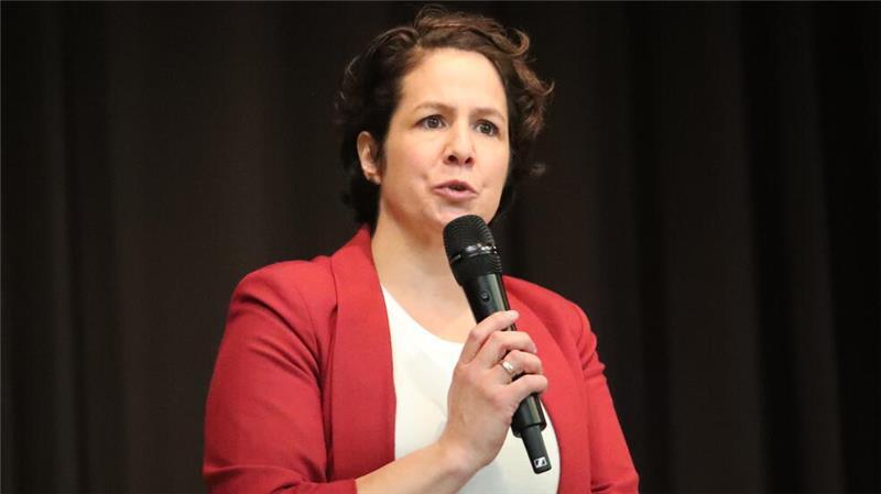 Podiumsdiskussion: Drochterser Schülerin lässt AfD-Kandidaten auflaufen Annekatrin Wolff-Meuter (SPD).