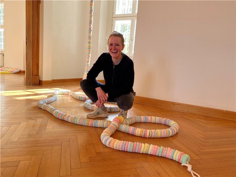 So schmeckt Schweden – Ausstellung und Kuchentafel im Schloss Agathenburg Anneke Kleimann macht Zuckermasse zum skulpturalen Werkstoff und übersetzt erinnerungsträchtige Süßigkeiten in gigantische Ausmaße. Foto: Weselmann