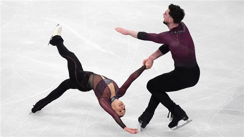 Annika Hocke und Robert Kunkel belegten bei der Eiskunstlauf-EM den vierten Platz.