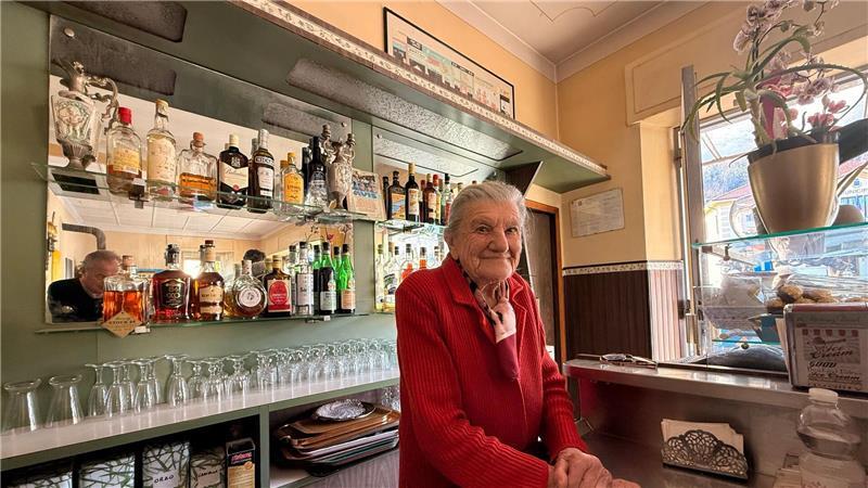 Nonna Anna macht Caffè - auch mit 100 noch Ans Aufhören denkt die Unternehmerin nicht.