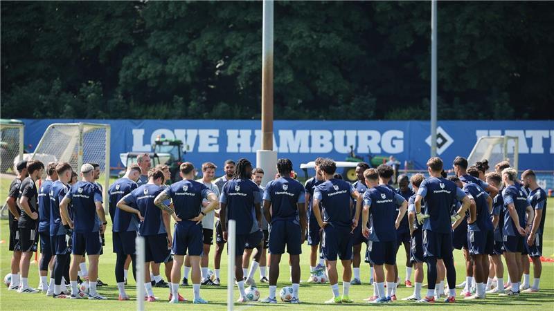 HSV-Frühstart in der Hitze: Zurückgekehrt, um zu bleiben Ansprache beim ersten HSV-Training.
