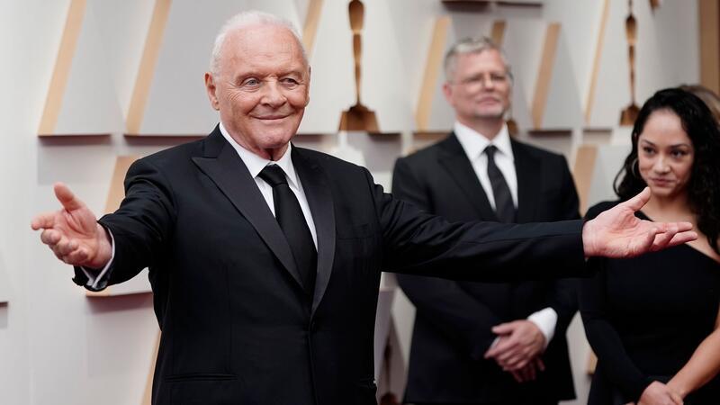 Anthony Hopkins tritt für Roland Emmerichs Gladiatoren-Serie als römischer Kaiser vor die Kamera 