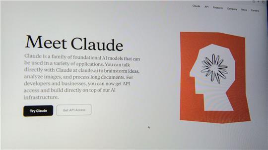 Anthropic ist vor allem bekannt für seine KI-Software Claude, die mit ChatGPT konkurriert. (Archivbild)