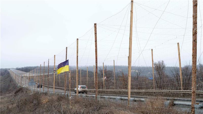 Anti-Drohnen-Netze werden für die Sicherung des ukrainischen Nachschubs selbst Dutzende Kilometer von der Front entfernt immer wichtiger. (Archivbild)