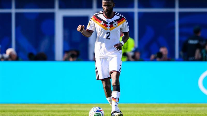 Antonio Rüdiger will im Urlaub viel nachdenken. (Archivbild) 