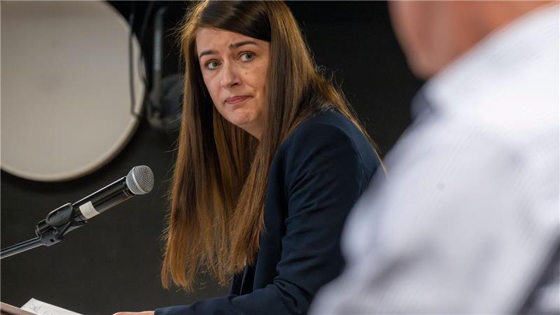 Tod in Psychiatrie - Eltern fordern Aufarbeitung Anwältin Jella von Wiarda fordert Aufklärung.